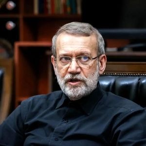 اولین تصویر از تابوت علی لاریجانی در کنار فرزندش