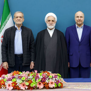 تصاویری از جلسه سران قوا؛ خنده های آنها نشان می دهد اوضاع آرام است؟