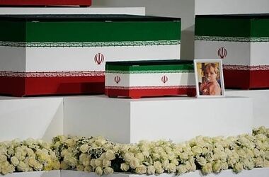 ورود خودروی حامل پیکر رهبر شهید به مصلی/ ویدئو