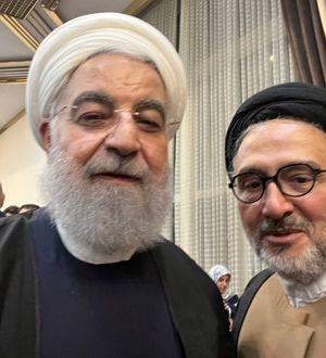 سلفی حسن روحانی و ابطحی در یک مراسم افطاری/ ظریف و همتی هم بودند +تصاویر