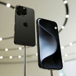گوشی آیفون ۱۷ نیم میلیارد تومان!/ عکس