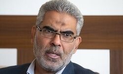 نماینده مجلس: دشمن بازار ارز را کنترل می‌کند/ موج جدید تورم در راه است