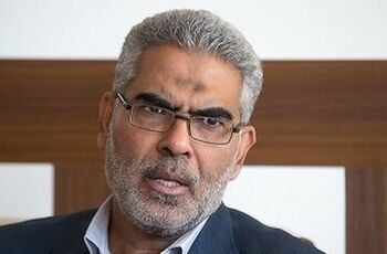 نماینده مجلس: دشمن بازار ارز را کنترل می‌کند/ موج جدید تورم در راه است