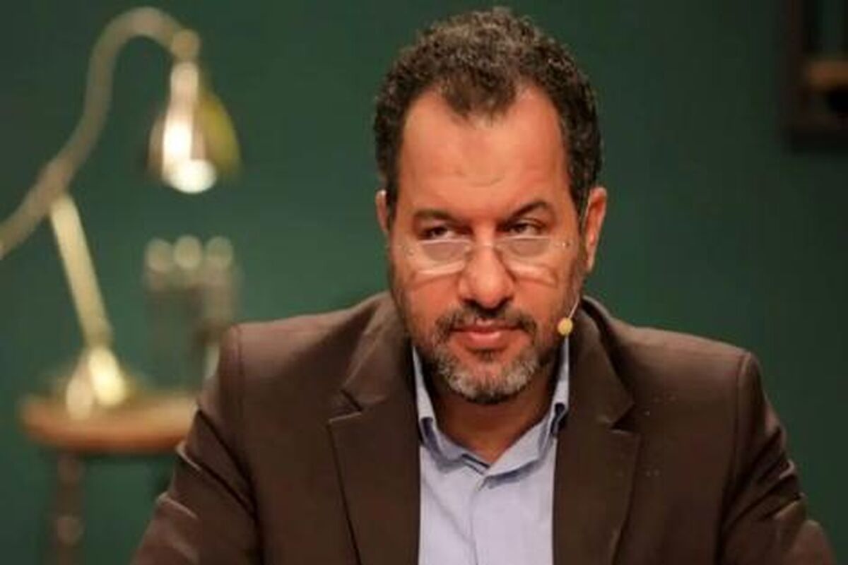به جای سرک کشیدن به "تختخواب" دیگران ، حواس تان به "سفره" مردم خودمان باشد