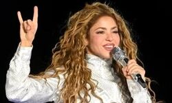 اینترنت منفجر شد؛ بدل شکیرا آهنگ افتتاحیه جام جهانی را خواند؟!
