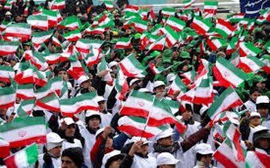 پرچم گردانی با اسکیت در تهران/ ویدئو