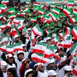 تصاویر دختر بی‌حجاب و روحانی در کنار هم 