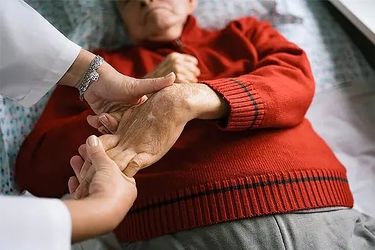 سکته پدر بادیدن پسرش در ماشین لباسشویی/ عکس