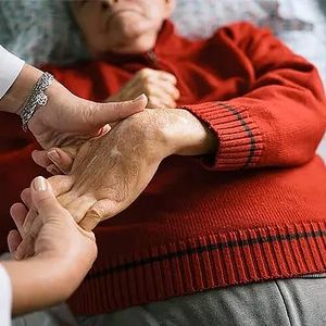 سکته پدر بادیدن پسرش در ماشین لباسشویی/ عکس