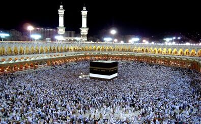 اشک‌های از ته دل بازیگر مشهور در خانه خدا