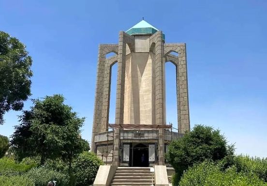 آرامگاه باباطاهر در پی موج انفجار آسیب دید