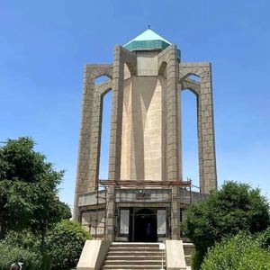 آرامگاه باباطاهر در پی موج انفجار آسیب دید