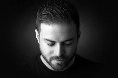 بابک جهانبخش در کنسرتش: بخاطر اعتراضات مردم، آهنگ شاد نمی خوانم/ ویدئو