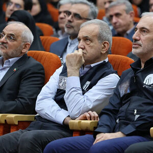 پوشش متفاوت پزشکیان در آیین آغاز سرشماری نفوس و مسکن