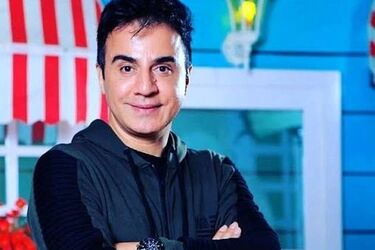 عمو پورنگ توسط دختران نوجوان محاصره شد/ ویدئو