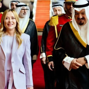 ذوق‌زدگی عجیب امیر کویت هنگام دیدار با جورجیا ملونی/ ویدئو