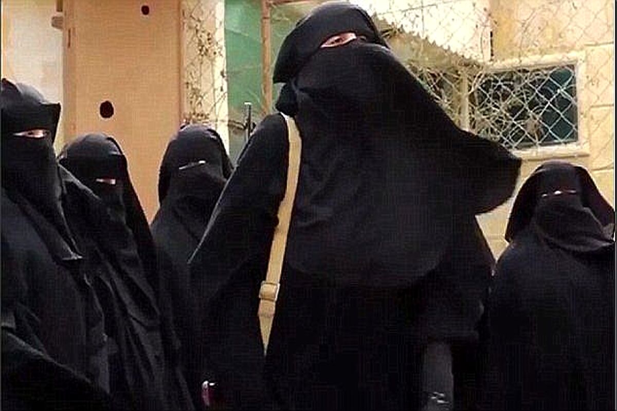 زنان گازگیر داعش دختربچه ای را انقدر گاز گرفتند تا کشته شد