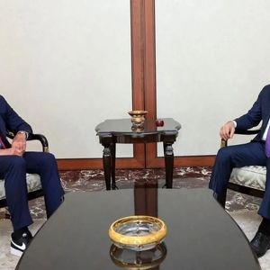 راز کفش‌های فرستاده آمریکا/ چه چیزی پنهان شده بود؟ 