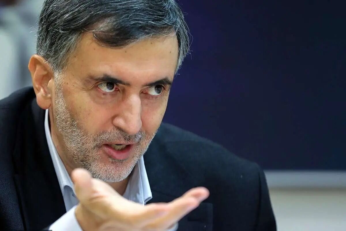 عبدالله گنجی: ترامپ نه راه پس دارد و نه راه پیش!