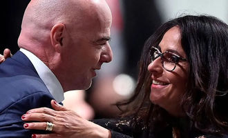 چرا زنان لبنانی علیه رئیس فیفا شوریدند؟