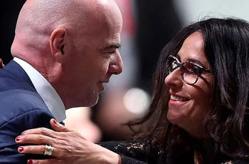 چرا زنان لبنانی علیه رئیس فیفا شوریدند؟