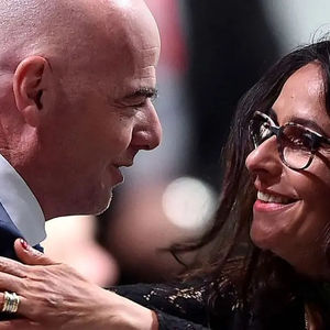 چرا زنان لبنانی علیه رئیس فیفا شوریدند؟