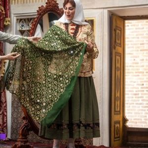 گلاره عباسی و لاله اسکندری در پشت صحنه «بامداد خمار»