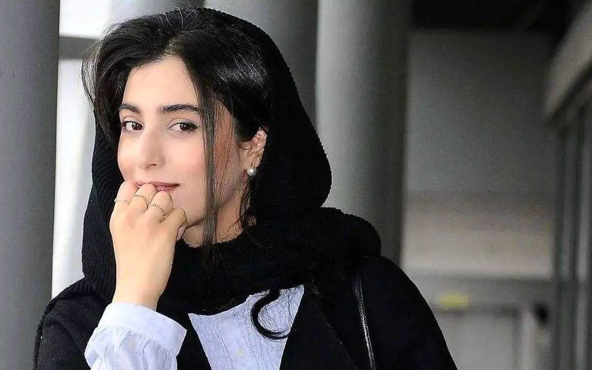 خوانندگی جنجالی آناهیتا افشار در فیلم رفع توقیف شده/ ویدئو