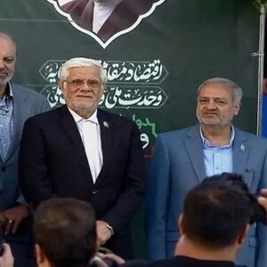 خمیازه یک دختر در عکس معاون پزشکیان سوژه شد