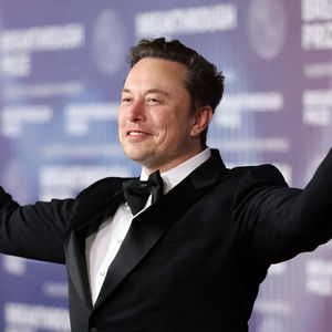 گوشی جدید ایلان ماسک/ انقلاب در فناوری!/ ویدئو