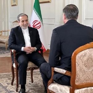 عراقچی:به توافق با آمریکا اطمینان دارم/برای جنگ آماده‌ایم