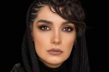 الیکا عبدالرزاقی با استایل متفاوت و کروات به سفارت ژاپن رفت