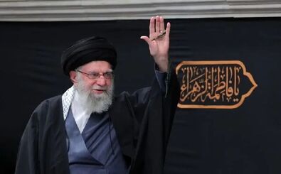 تصویر دیده‌نشده از رهبر شهید در کنار پدر و برادرش