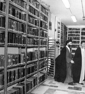 رهبر شهید چه رمان هایی را معرفی کرده بودند؟