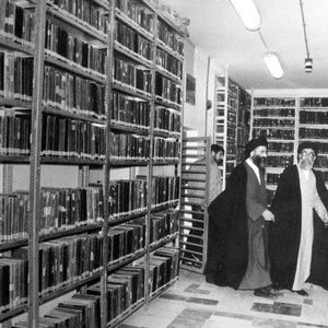 رهبر شهید چه رمان هایی را معرفی کرده بودند؟