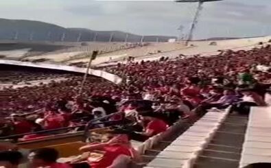 ویدیوی شوکه‌کننده از حضور یک شهروند با گریم صدام حسین در استادیوم آزادی!/ ویدئو