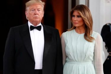 لحظه اطلاع ترامپ و همسرش از واقعه تیراندازی و ترک صحنه/ ویدئو