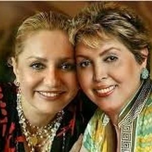 گوگوش و مهستی به همراه فرزندانشان کامبیز و سحر/ عکس