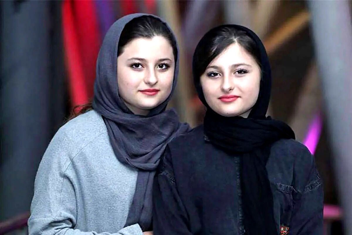 «سارا و نیکا» سریال پایتخت در لباس مدرسه/ عکس