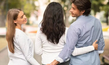 چگونه بفهمیم همسرمان به ما خیانت می کند؟/ ویدئو