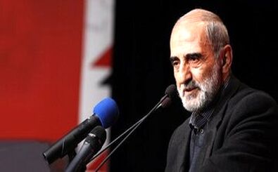 حسین شریعتمداری خطاب به پزشکیان: کفش دزد را امام جماعت نکنید
