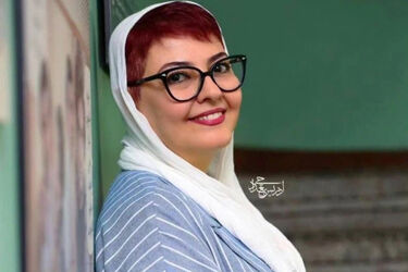 دوچرخه‌سواری آناهیتا همتی کنار زاینده‌رودِ/ عکس