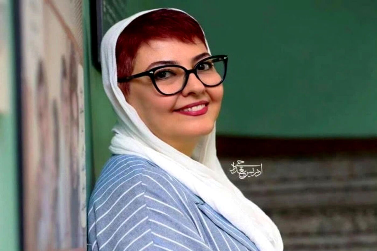 دوچرخه‌سواری آناهیتا همتی کنار زاینده‌رودِ/ عکس