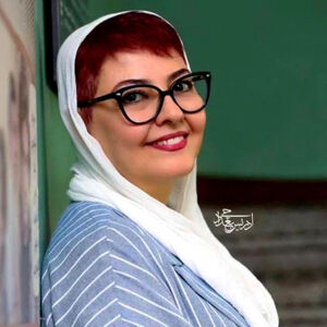 دوچرخه‌سواری آناهیتا همتی کنار زاینده‌رودِ/ عکس