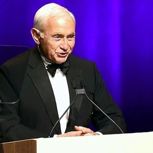 دُم موساد از پرونده جنسی اپستین بیرون زد