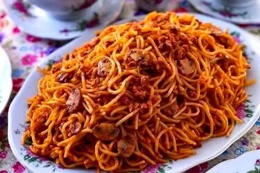 یک فاجعه/ فروش غذا به صورت لقمه‌ای/ عکس