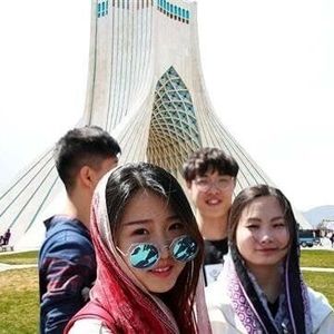 درگیری دو زن ایرانی با زوج توریست چینی/ برگردید آمریکا!!/ ویدئو