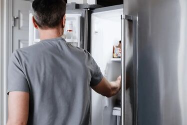 چرا با وجود سیر شدن، باز هم هوس خوراکی می‌کنیم؟