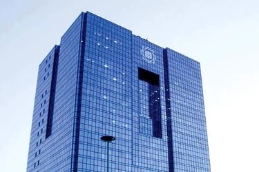 بانک‌ها تا ساعت ۱۳:۳۰ باز هستند