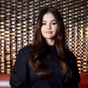 سلنا گومز پای شوهرش را بوسید!!/ عکس